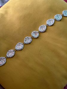 Elegant Alloy Mathapatti with Kundan Detailing