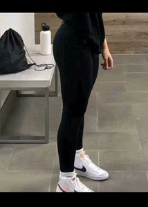 black Stretchable Leggings Urbanic