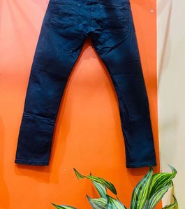 NUMERO UNO BLACK JEANS (Size 34)