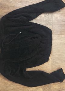 Black Fuzzy Hoodie crop fit