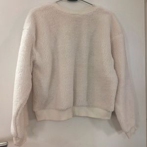 Cute Snoopy Fluffy Sweater!