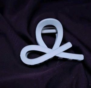 Stylish Hair Claw Clip