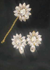 Earrings with Mang Tika