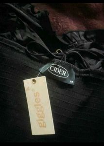 Chic Black Lace-Up Crop Top🐞🖤🎀