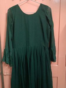 Elegant Green Embroidered Kurta Set