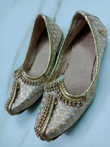 Golden Ethnic Mozari