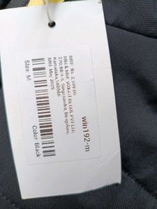 Voxati Men&#39;s Black Jacket, Cap/Hood not available