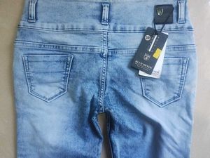 Stylish Light Wash Denim Jeans