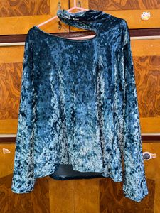 Latin Quaters Velvet Cutout Top