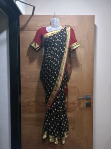 🔸Black Saree With Maroon Blouse 🌺
