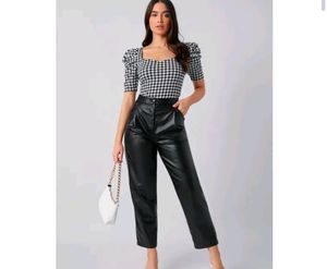 Puffed Sleeves Top