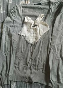 Gray Top With white Bow
