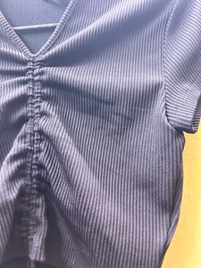 H&amp;M BLACK RIBBED TOP