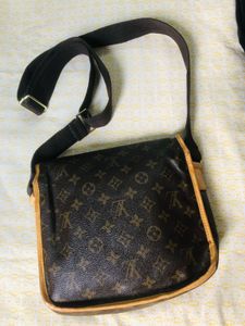 Authentic 💯 Louis Vuitton Crossbody Bag