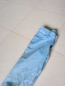 Capri Jeans - Light Wash