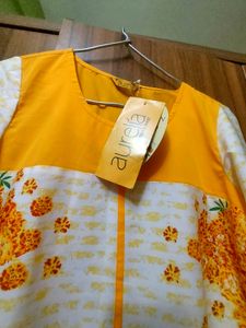 Aurelia Kurti unused with tag