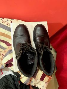 Zara Leather Chelsea Boots
