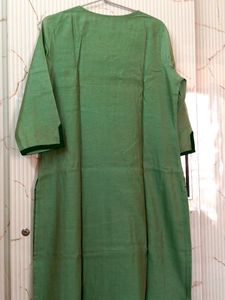 Kurta With Golden Embroidery Neckline