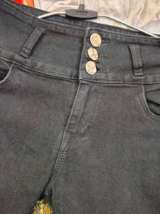 Black High-Waisted Jeans