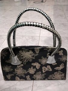 Flash Sale Price DropBranded Classic Hand Bag