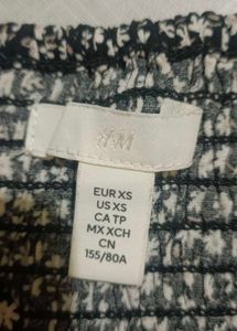 H&amp;M Black Daisy Print Top