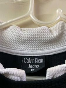 Calvin Klein  Long Sleeve tshirt