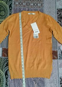 🆕🧡BRAND NEW V-Neck Sweater Top🧡🆕