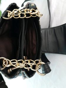 Black Floral Printed Sling Bag (Women&#39;s)