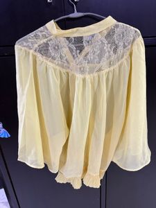 Butter Yellow Top