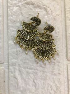 Gold &amp; Black Platted - Peacock Earring