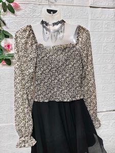 SizeM/L🎁Buy 2 Get 1 Free 🎁Floral Long Sleeve Top