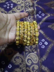 Elegant Gold-Toned Bangle Set