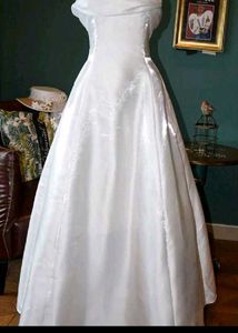 WEDDING WHITE GOWN