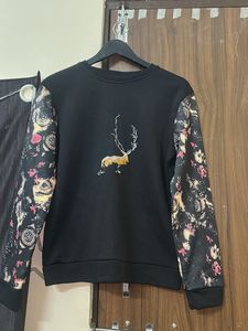 Stylish Black Printed Sweatshirt