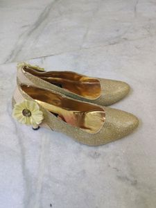 🆕Fancy Golden Glitter Pumps