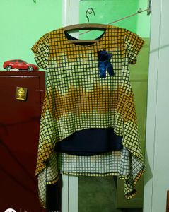 fashionable girl's top cape - plaid checked