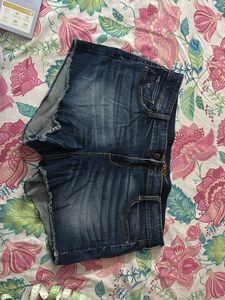 Strechable Shorts Fits Upto 40 Waist