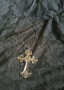 Chunky cross necklace