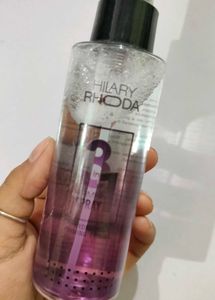 Hilary Rhoda Primer Spray