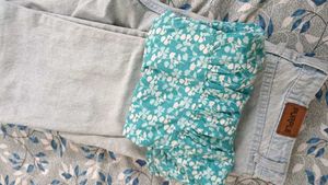 Floral Print Sleeveless Peplum Top And Cargo Pants