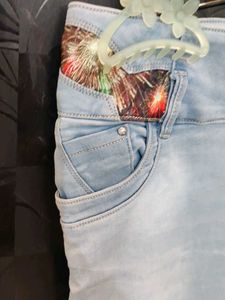 Stylish Light Wash Jeans