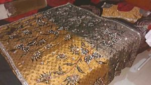 Beautiful Heavy Bridal Saree With Blouse