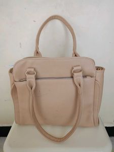 Elegant 👜 with 4 compartments n Spacious