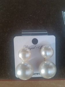 Ear Studs With Pearl Drop