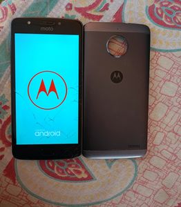 NMotorola Moto E4 (Iron Grey, 2GB RAM, 16GB Storag