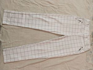 BRAND NEW WHITE JEGGINGS