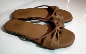 women&#39;s flat slip-on sandals or flats