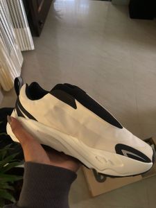 Yeezy x adidas 700 MVN Sneakers Unisex