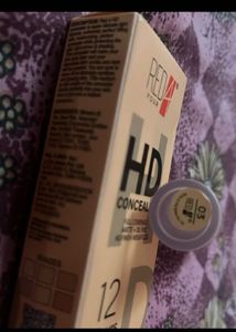 Red4Four HD Concealer - 12 Hour Stay