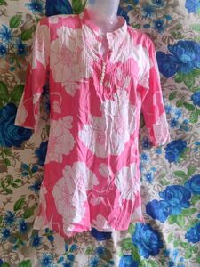 Pink Floral 3/4 Sleeve Short Kurta